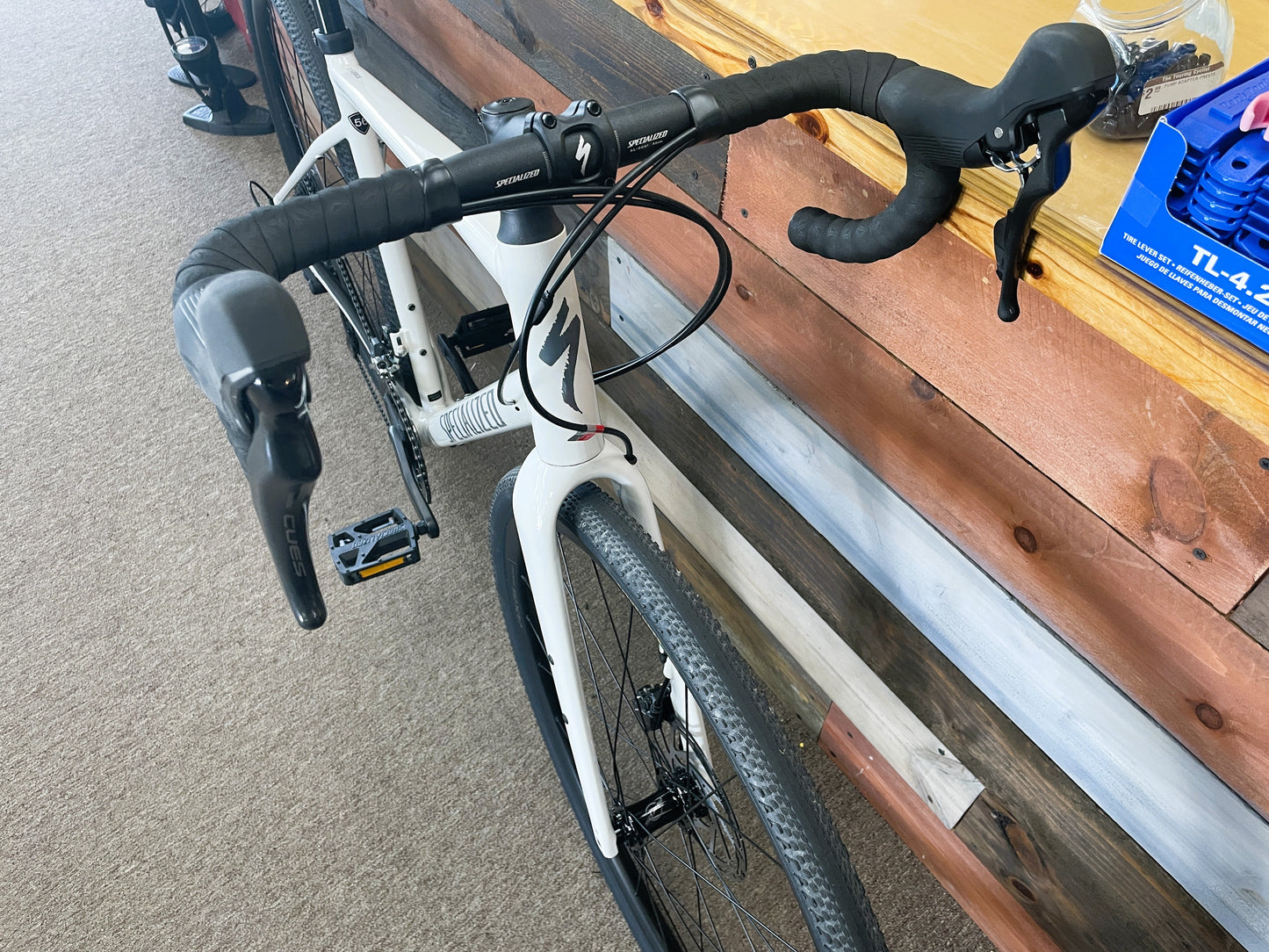 2026 Diverge 3 Alloy Gloss Dune White/ashen 56cm - Demo/Trade-in